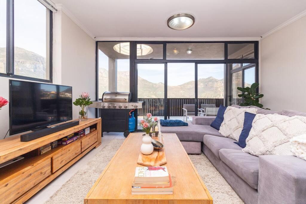 Sea View Penthouse With Jacuzzi * Cape Town