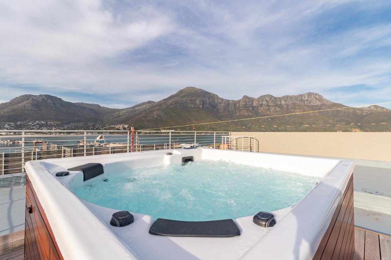 Sea View Penthouse With Jacuzzi Cape Town